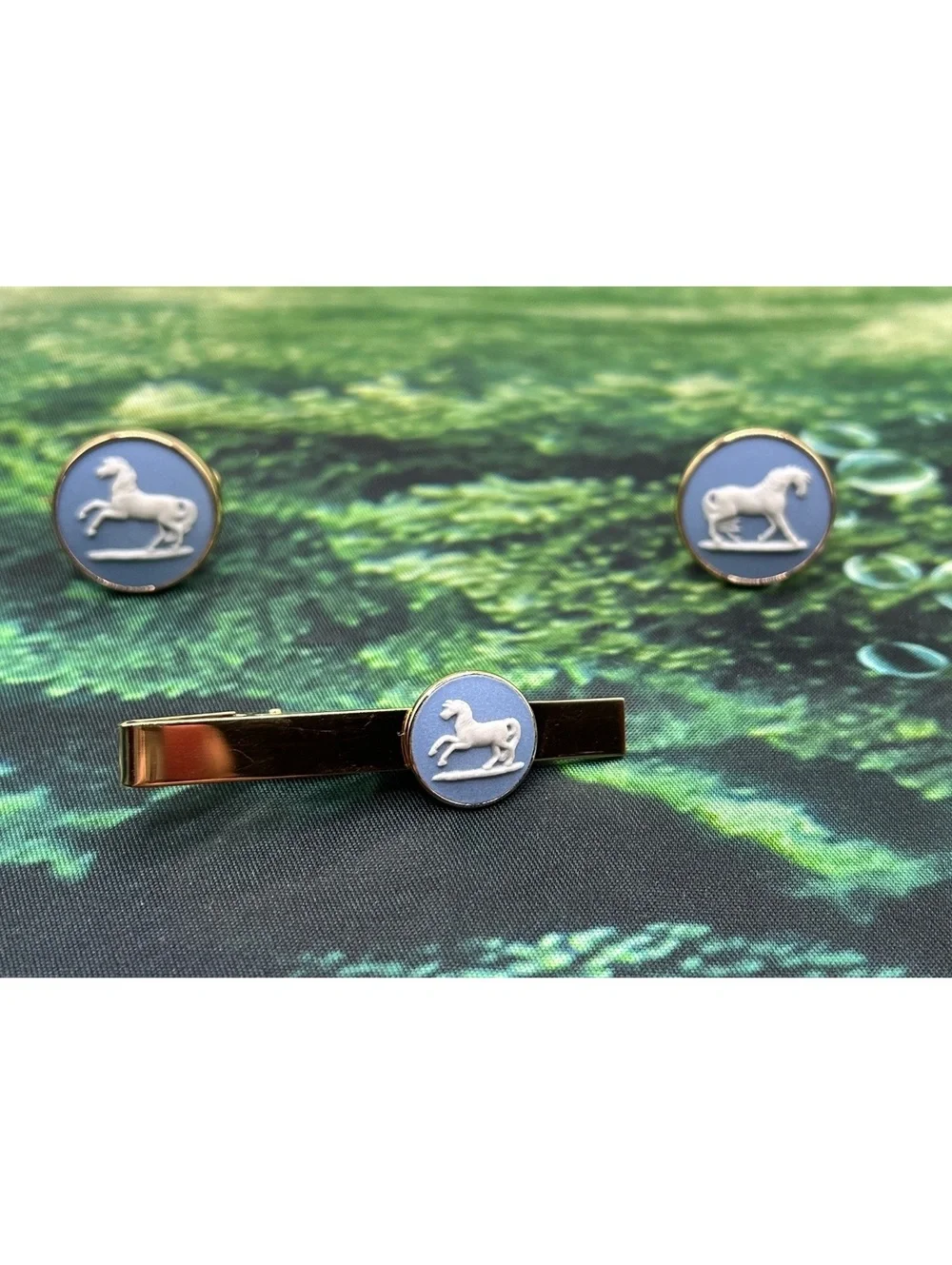 Wedgwood Pale Blue Jasperware Equestrian Cufflinks & Tie Bar Set Vintage Ex Cond